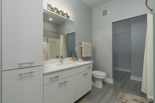 1BR, 1BA - 511SF - Bathroom