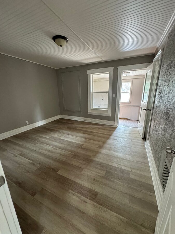 Photo - 2212 Midland Ave