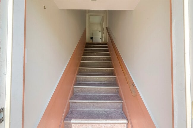 Photo - 1558 1/2 Castle Ct