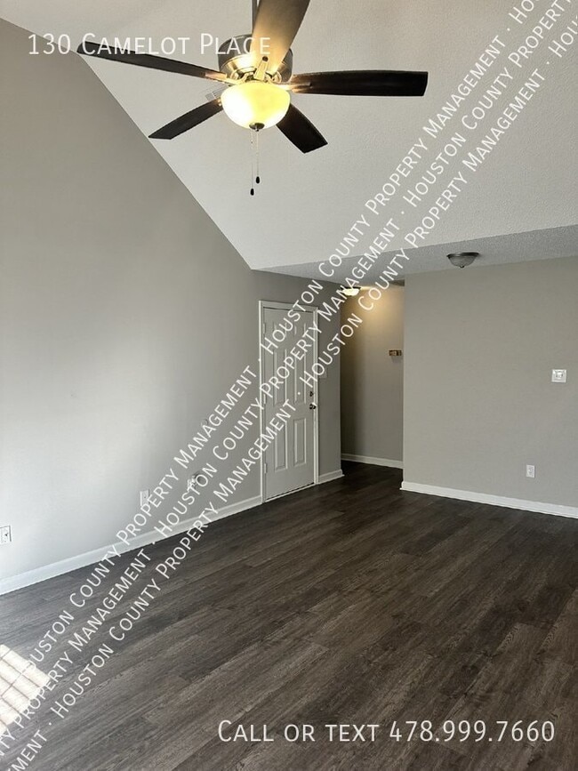 Photo - 130 Camelot Pl