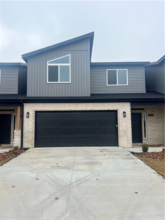 Photo - 1881 Lapis Ave