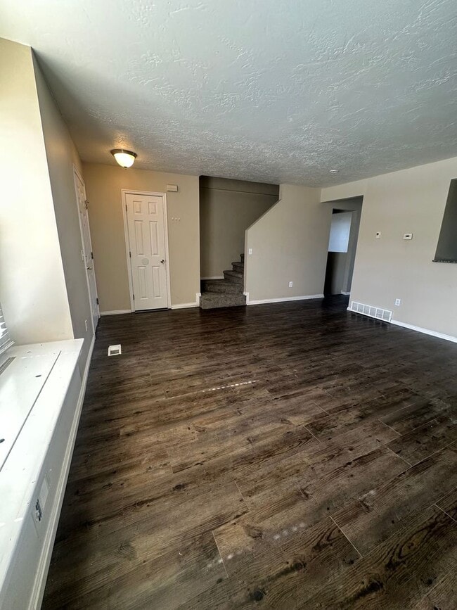 Photo - BEAUTIFUL TOWNHOME!!!