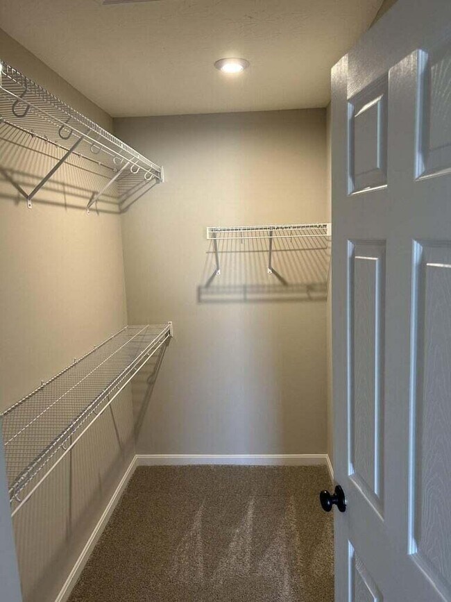 2289 Piazza RDG Condo Condo for Rent in Covington, KY