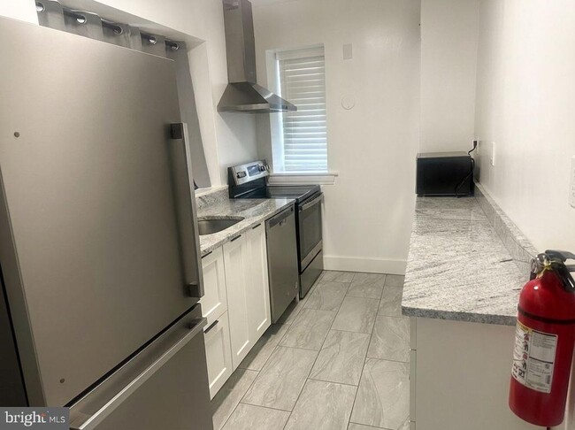 Photo - 1109 W James St Unit 1