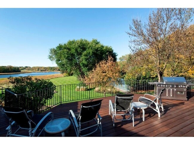 Photo - 1215 Oakview Rd