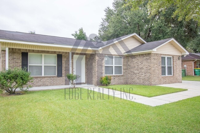 1253 Roberts Way