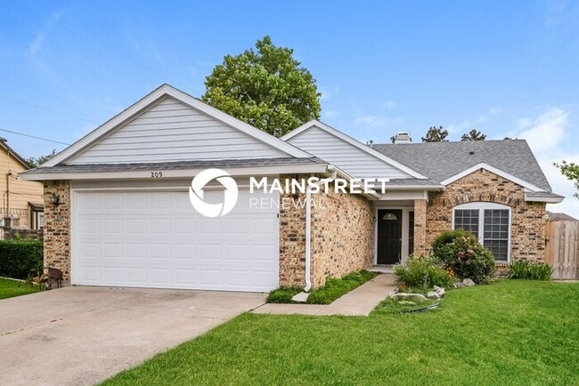 Building Photo - 3 Bedroom Pet-Friendly Home in Glenn Heights, TX with Main Street Renewal