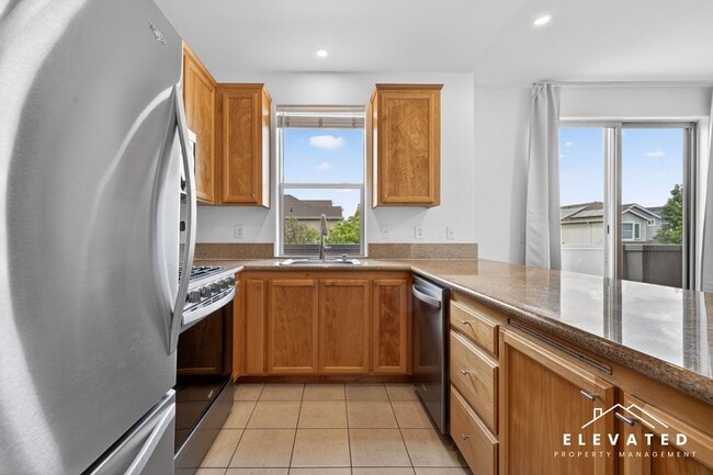 Photo - 1040 Campoy St