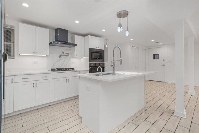 2203 W Giddings St Unit G