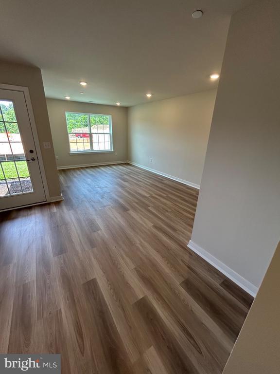 Photo - 28 Barnes Wy