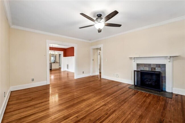 Photo - 976 Hall Pl NW