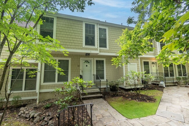 Photo - 235 Weaver St