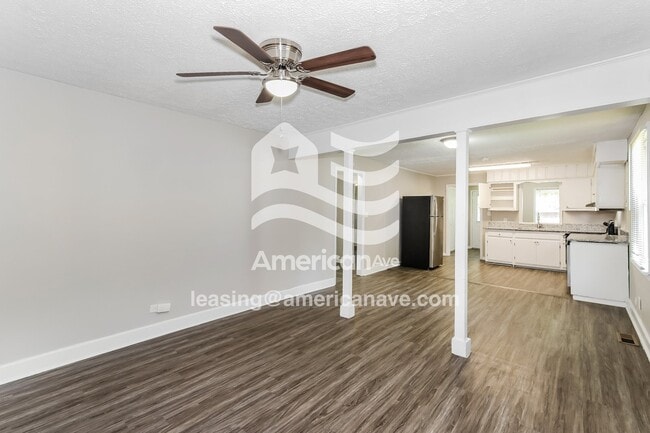 Photo - 2210 Tudor Dr