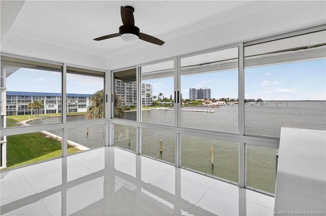 Photo - 400 Wilma Cir Unit 301