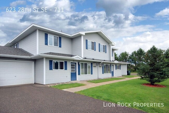 Building Photo - 623 28th St SE Unit 711