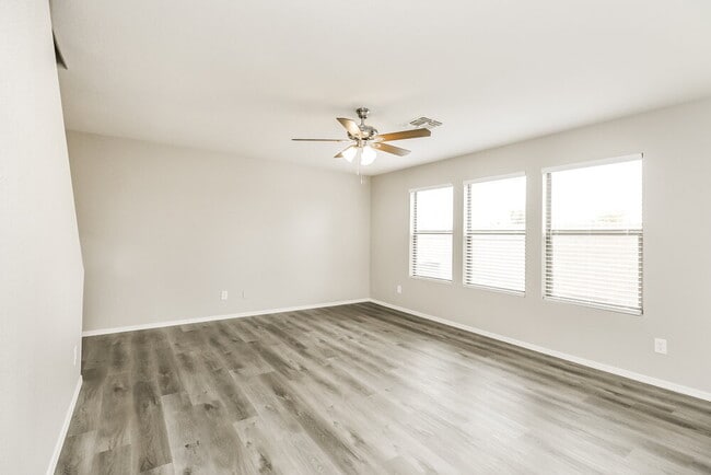 Photo - 2236 E Spruce Dr