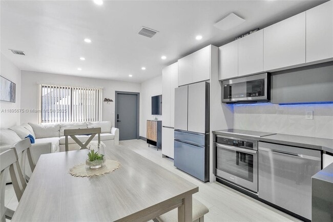 Photo - 100 NE 71st St