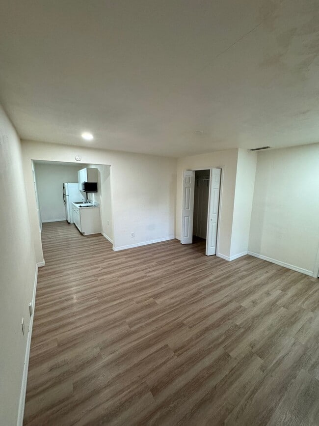 Photo - 1412 E Lemon St Apartments Unit Studio A