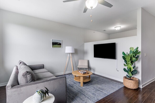 Photo - 1016 18th Ave S Unidad ID1014397P