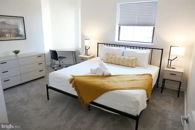 Building Photo - 1426 21st St NW Unit 405