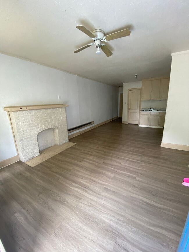 Photo - 1909/1911 SOUTH H STREET Unidad 1911