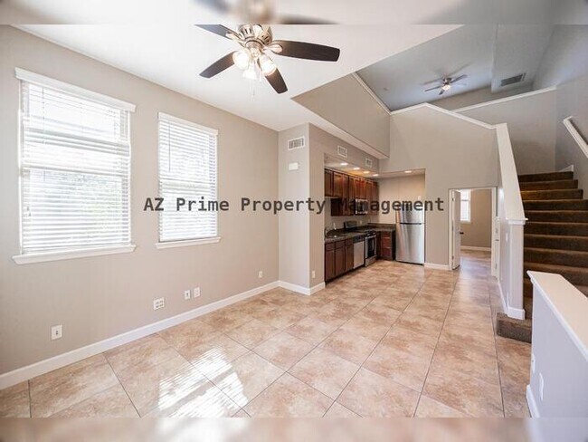 Photo - 563 W 6th St