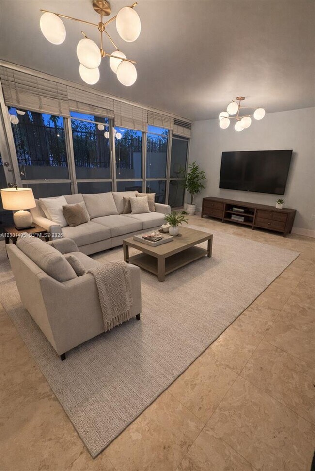 Photo - 2666 Tigertail Ave Unidad 114