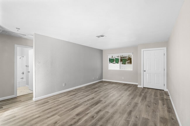 Photo - 2104 Rosamond Ave Apt 3