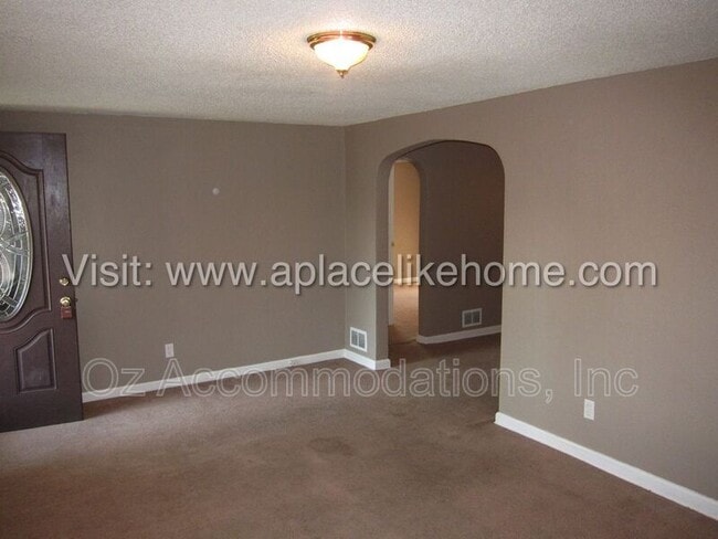 Photo - 2936 Stewart Ave