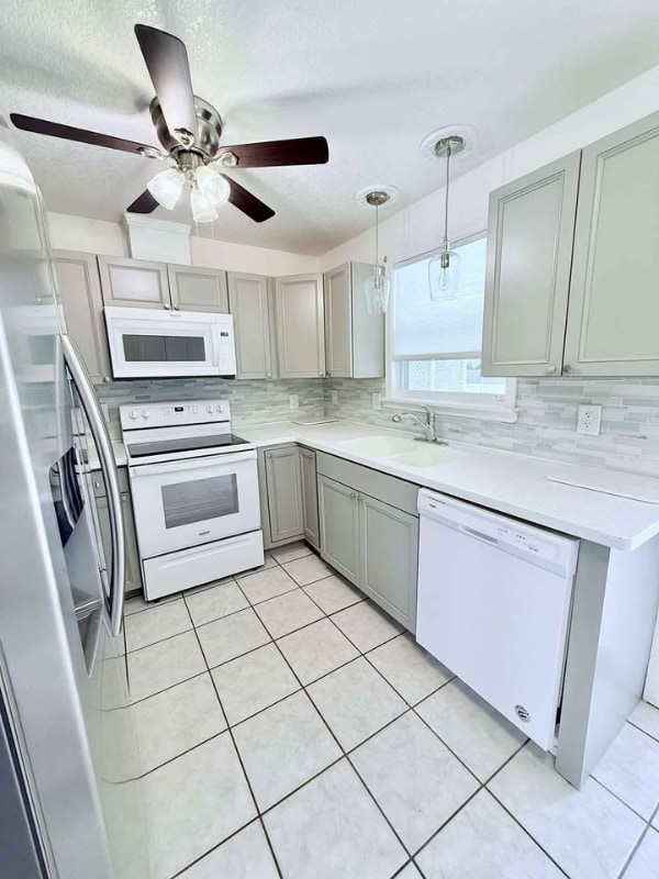 Photo - 400 Waterside St