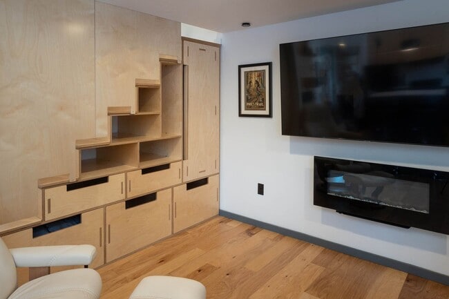 Photo - Hiatus Hideaway #3 - Close to Old Mill - S...