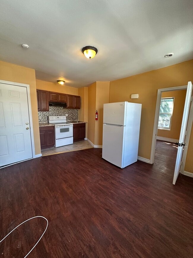 Photo - 218 Walnut St Unit 2-B