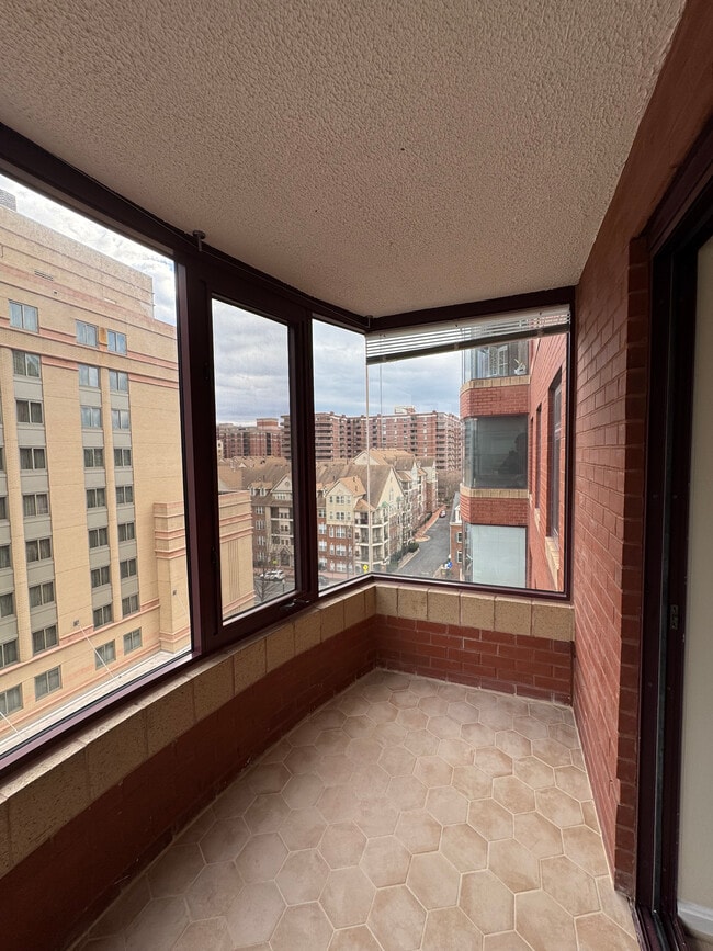 Balcony - 2400 Clarendon Blvd Unit 706