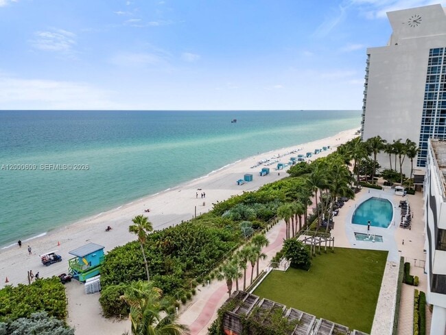 Building Photo - 6801 Collins Ave Unit LPH10