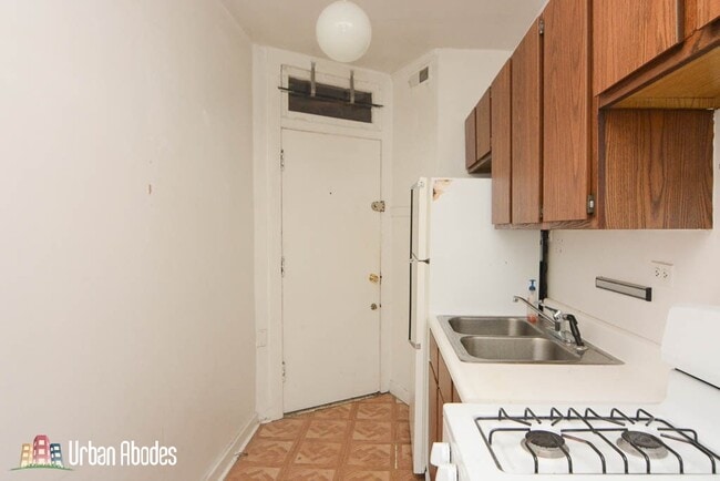 Photo - 3009 N Racine Ave Unit M05H