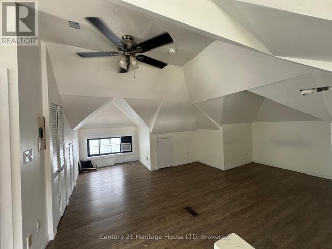Photo - 344 Ridge Rd N