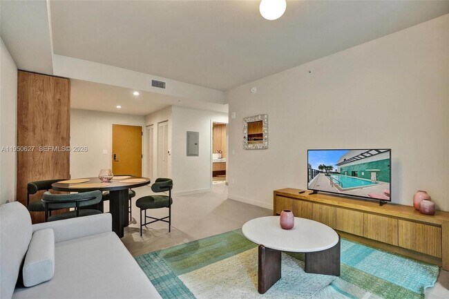 Photo - 11 NE 6th St Unidad 712