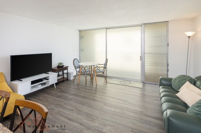 Photo - 440 Lewers St