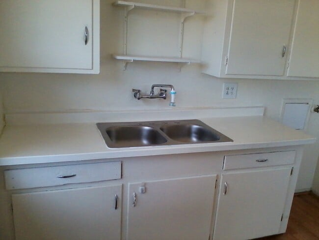 Kitchen - 3895 Harney St Unit 3895 Harney St upstairs
