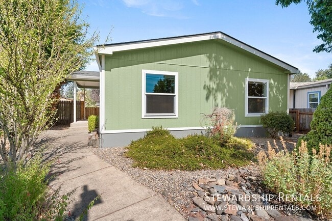 Building Photo - 1313 Bramblewood Ln