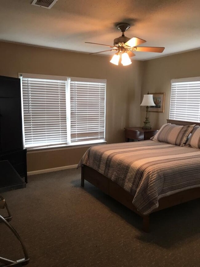 Photo - 1800 Ross St Unidad 1800