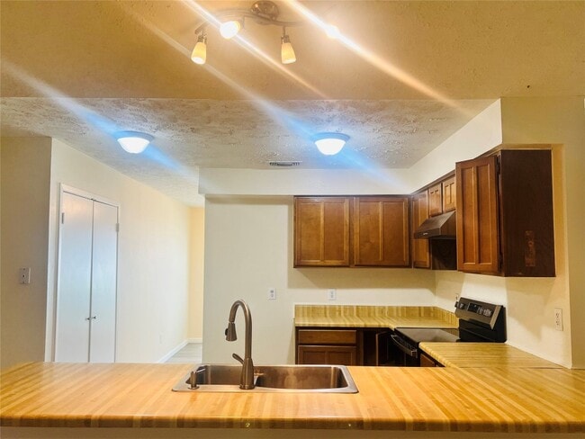 Photo - 19414 Moonhollow Dr