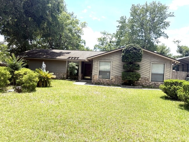 3956 Cedar Cove Ln