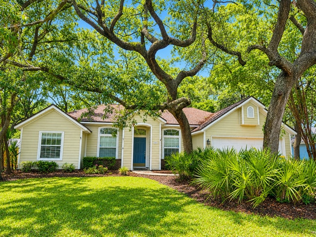 Building Photo - 5 minutes to the beach!  Remodeled Home!