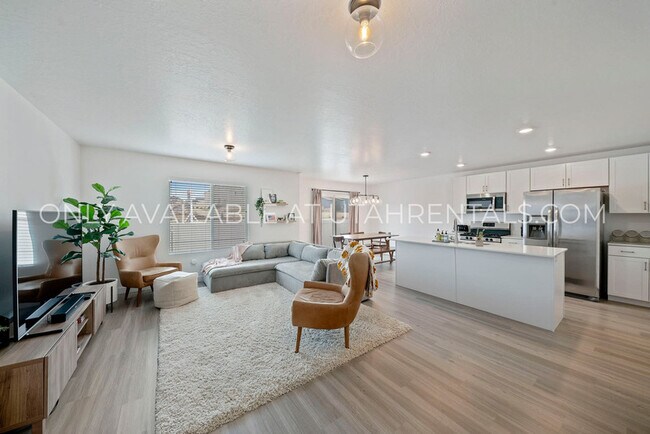Photo - 341 N Angus Dr