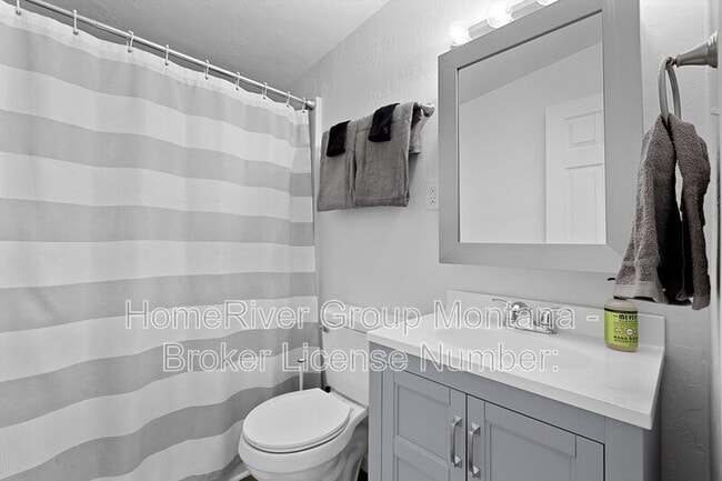 Photo - 1824 Howell St