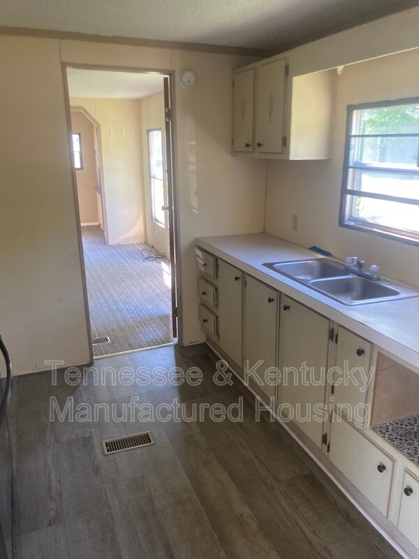 Photo - 300 Hillsdale Estates Ln