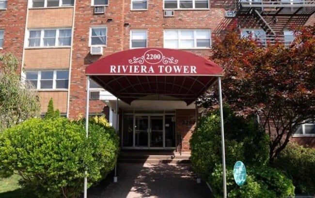 Building Photo - 2200 Center Ave Rental