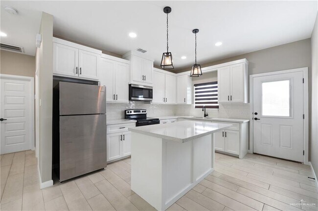 Photo - 9 N Hester St Unit 3