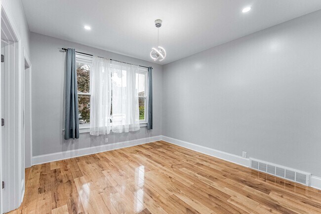 Photo - 1330 Ridgeland Ave